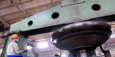 齊魯機械旋壓封頭創造鈦復合板整板旋制極限